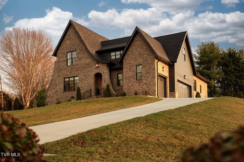 302 Huntington Way, Johnson City