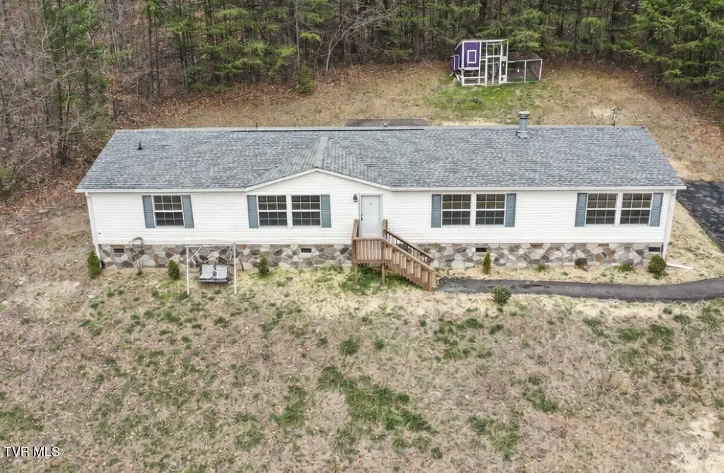 835 Mountain View Road, Rogersville