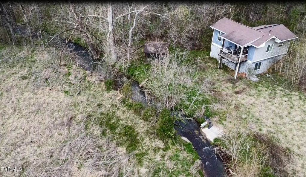 129 Cross Valley Road, Surgoinsville