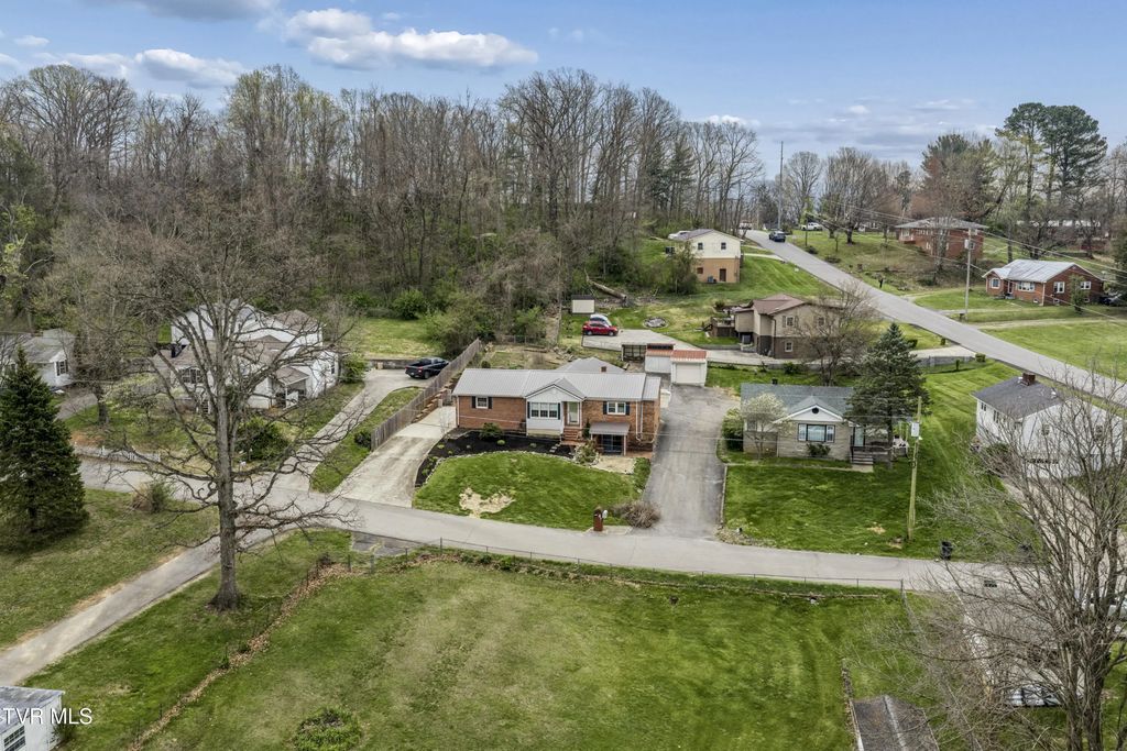 1208 Robinhood Road, Greeneville