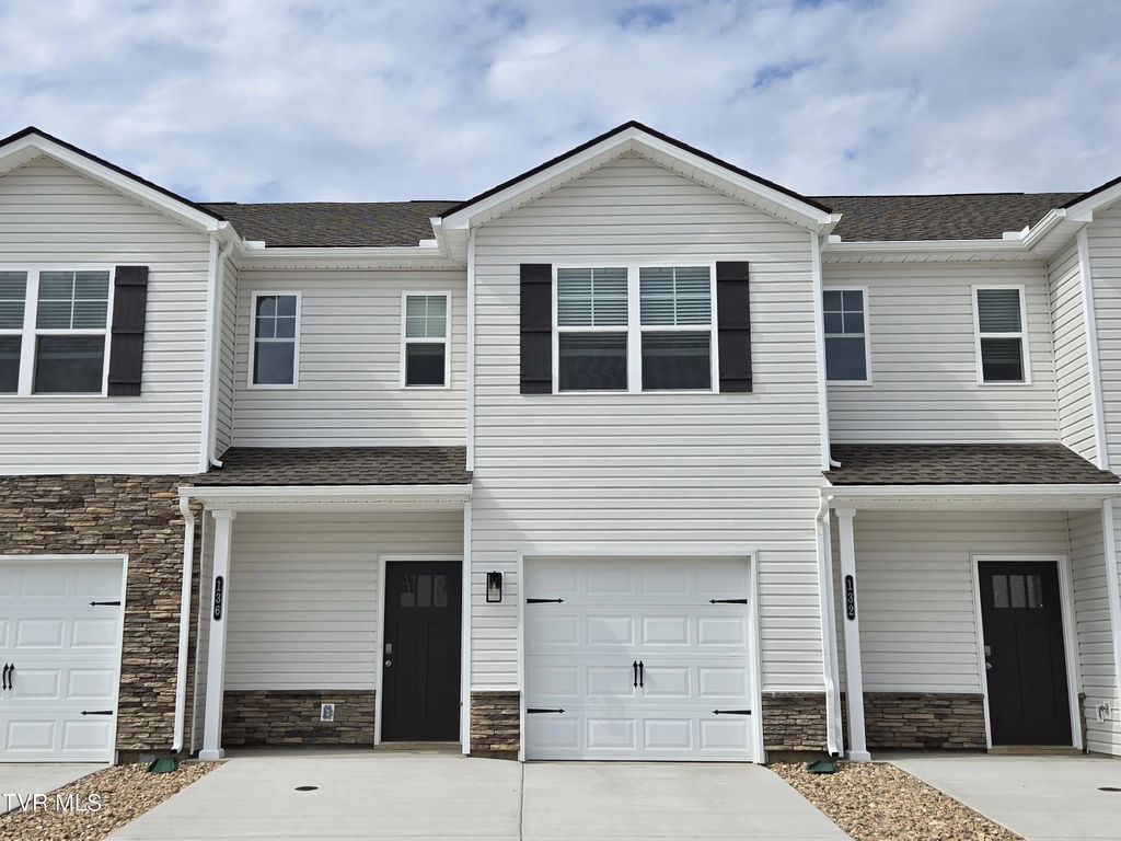 136 Holt Way, Blountville