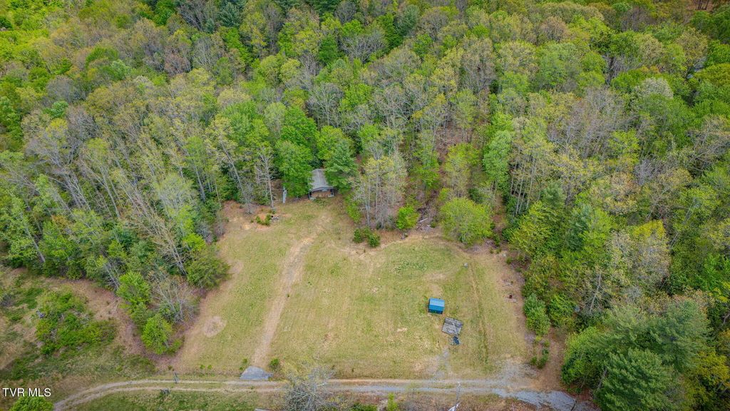 163 Fire Station Road, Elizabethton