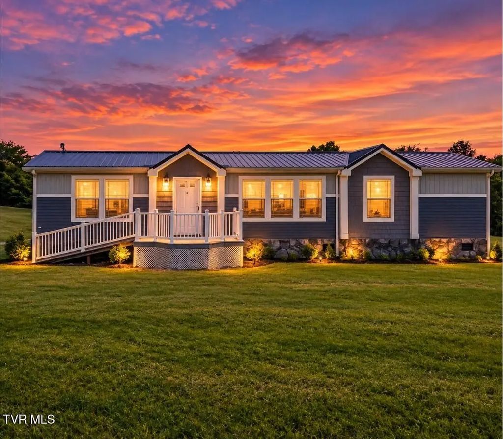 822 Sunlight Road, Parrottsville