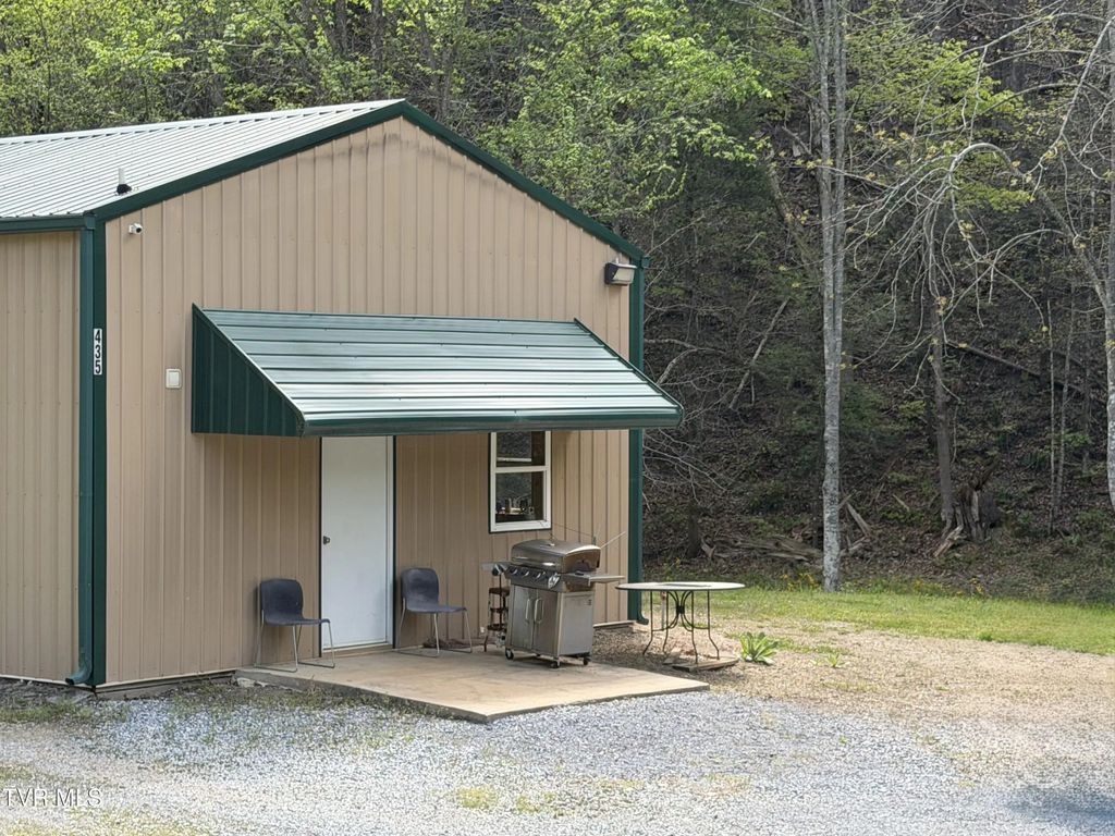 435 Cripple Creek Road, Watauga