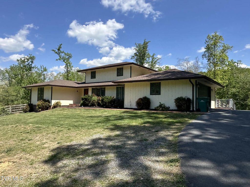 21506 Plantation Road, Bristol
