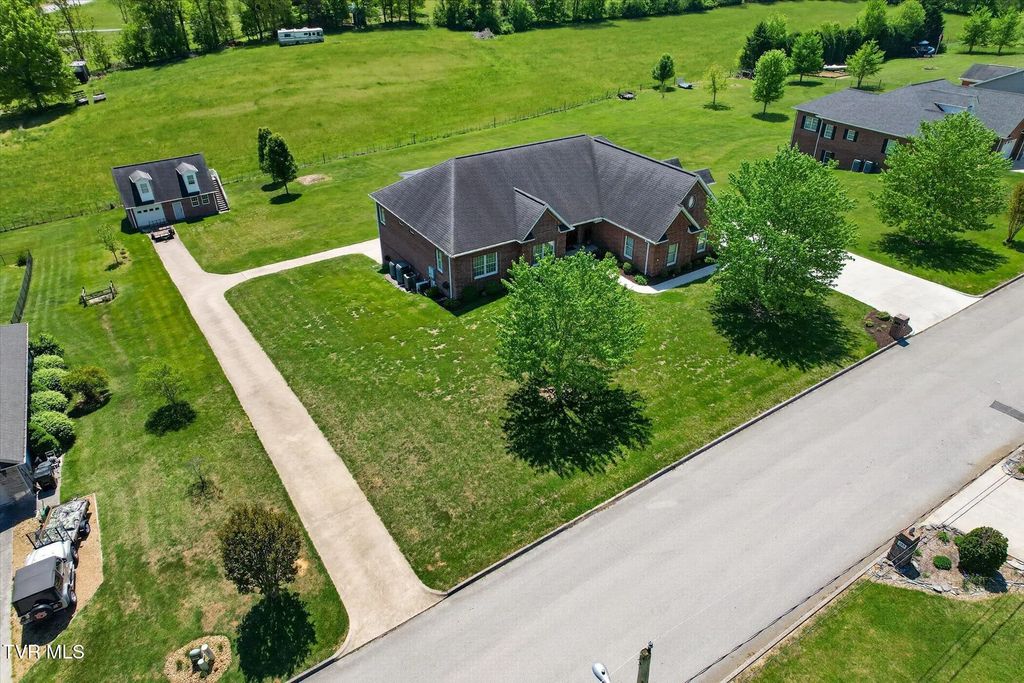 121 Sunnyfield Drive, Blountville