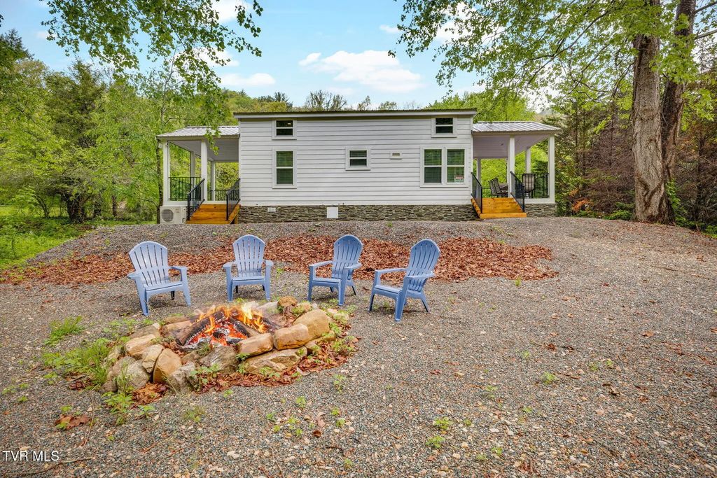 1226 Doe Creek Road, Butler