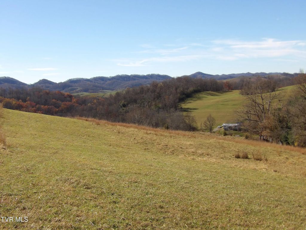 107 Edgewood/crusenberry Rd Road, Saltville