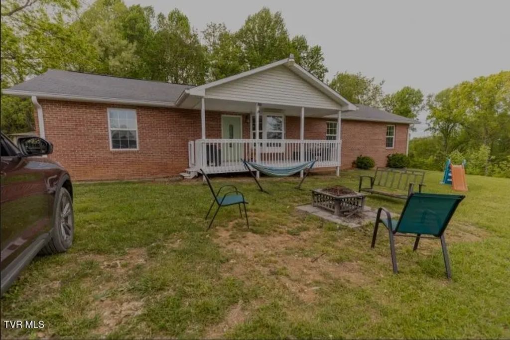 21426 Darlington Drive, Bristol