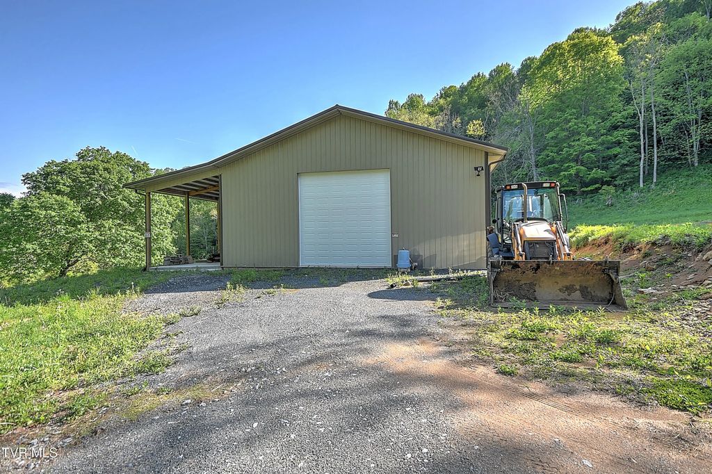 699 Heaton Creek Road, Roan Mountain