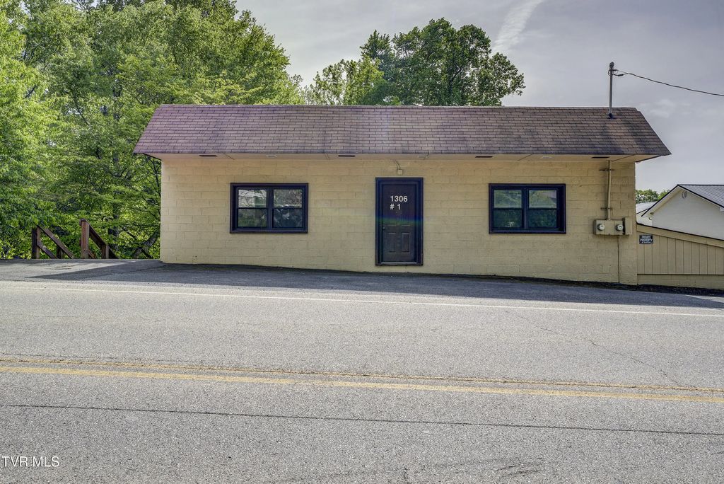 1306 Milligan Highway, Johnson City