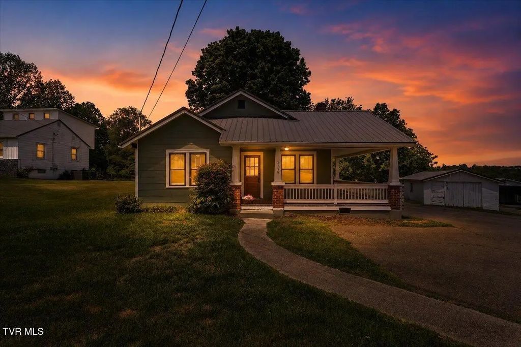 2736 West Walnut Street, Johnson City