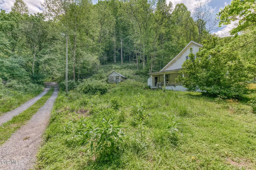 15631 Large Hollow Road, Bristol