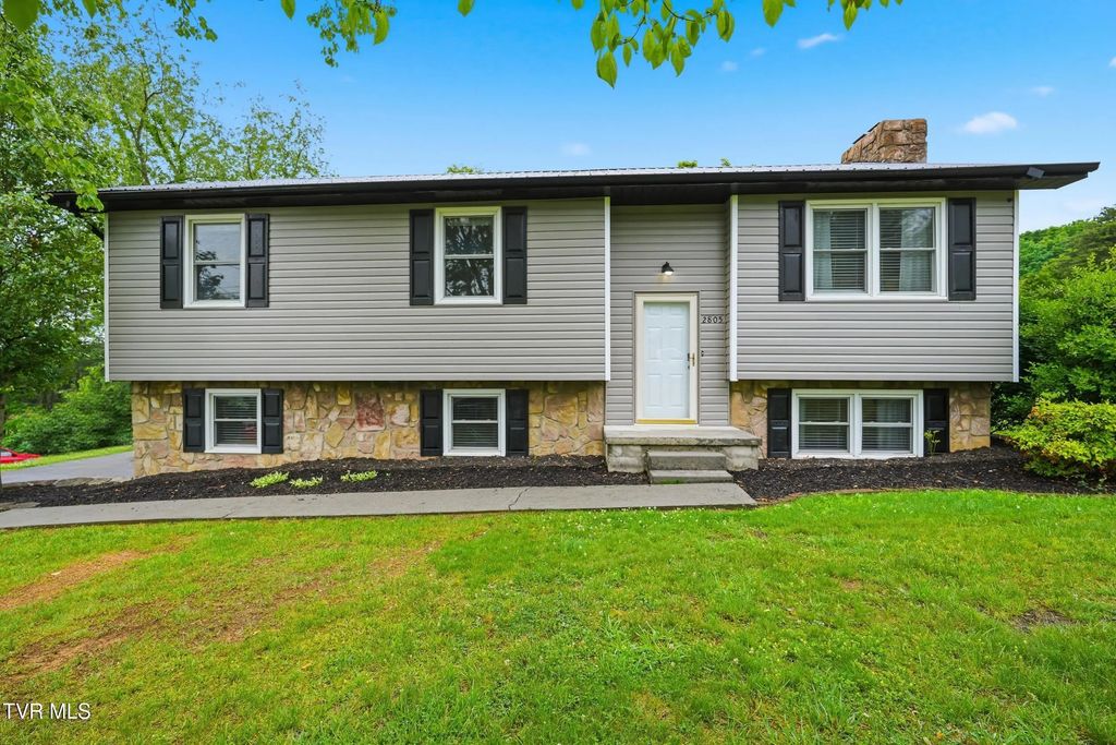 2805 Oak Cliff Court, Johnson City