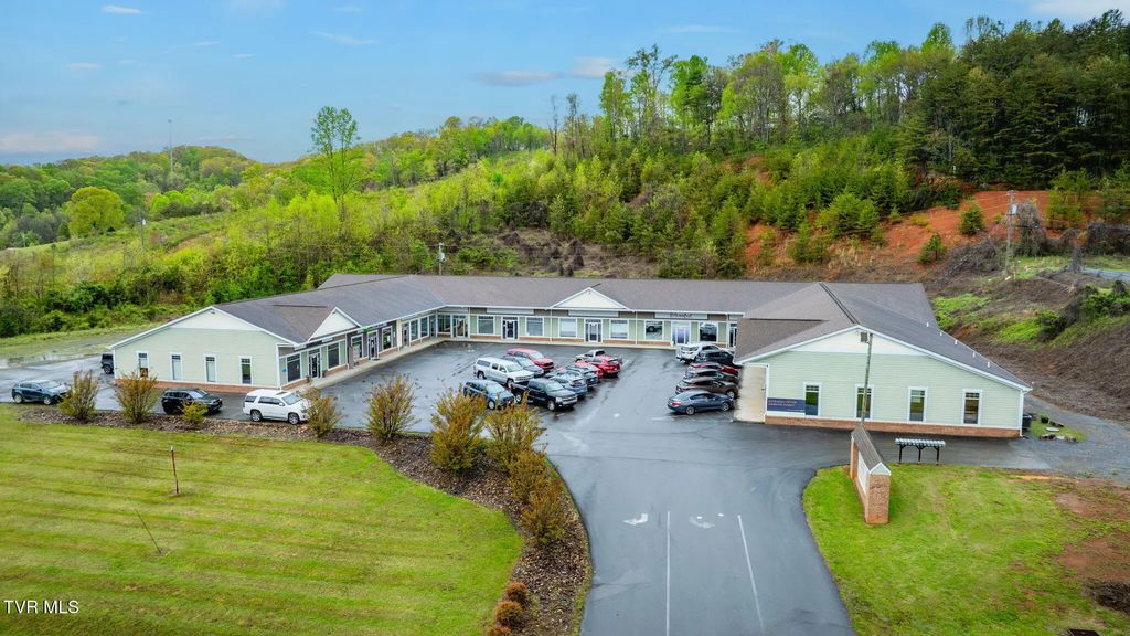 3815 Tennessee 66 11, Rogersville