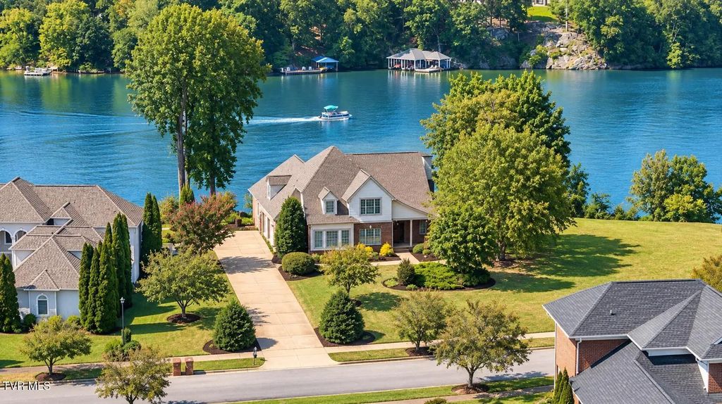405 Harbor Approach, Johnson City