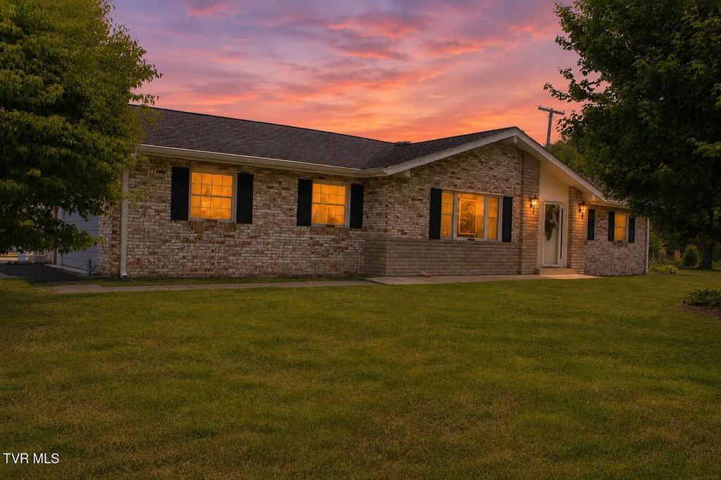 363 Sugar Run Road, Jonesville