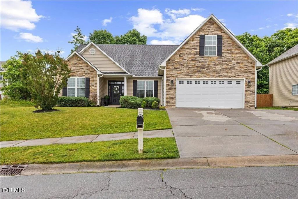 1125 Hammett Road, Johnson City