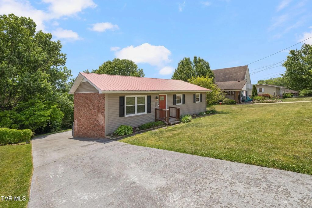 906 Locklaine Drive, Johnson City