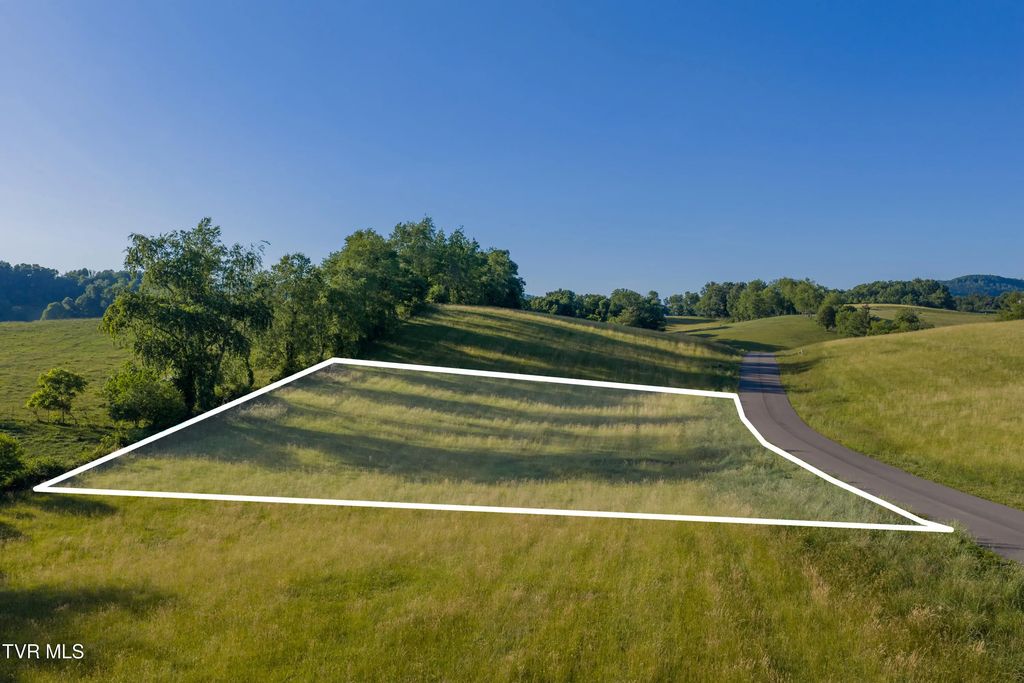 34 Vineyard Farms Parkway, Butler