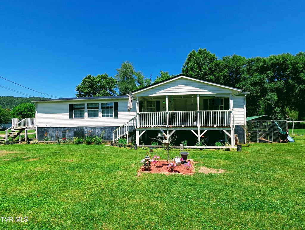 10223 Tacoma School Road, Coeburn