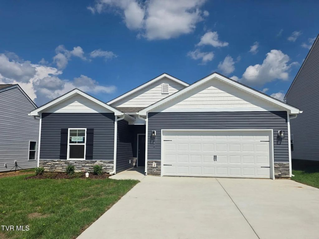 242 Wisteria Drive, Bluff City