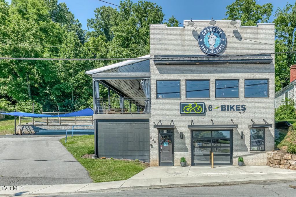 640 East Maple Street, Johnson City