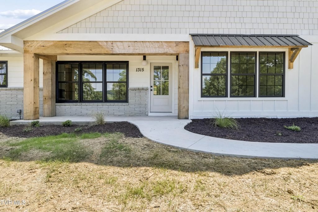 1315 Lynnwood Drive, Johnson City