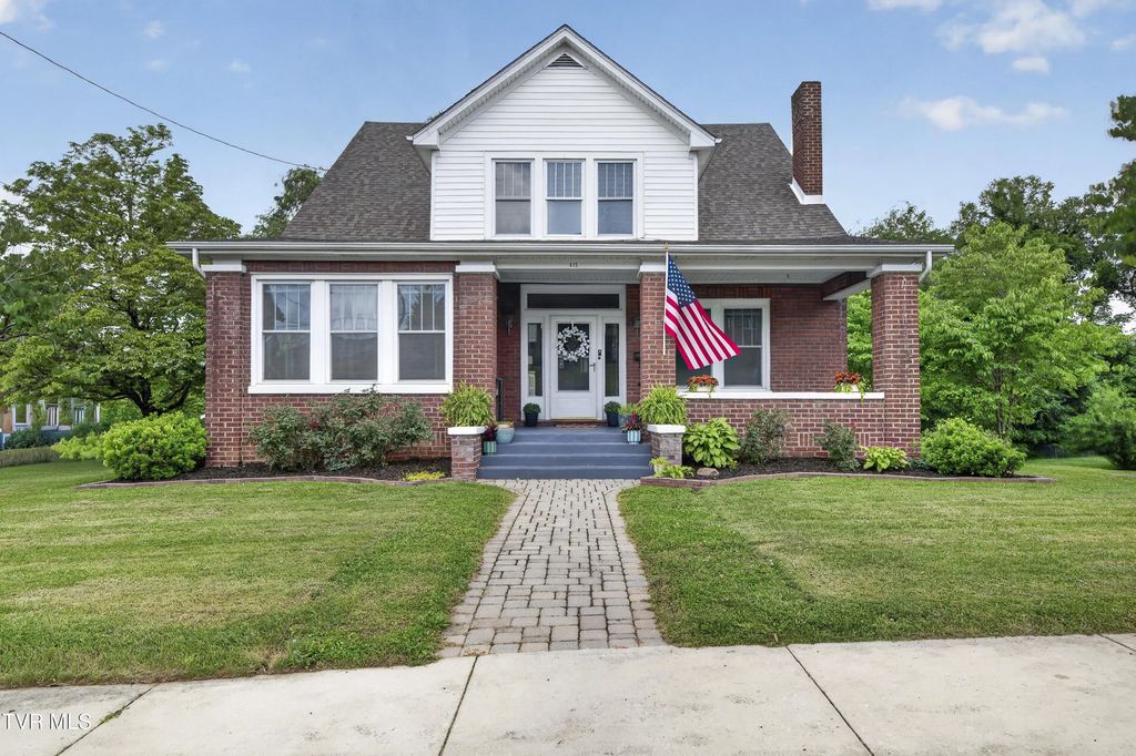 415 East Main Street, Marion