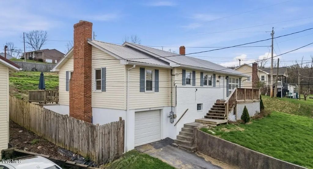 200 Independence Avenue, Mount Carmel