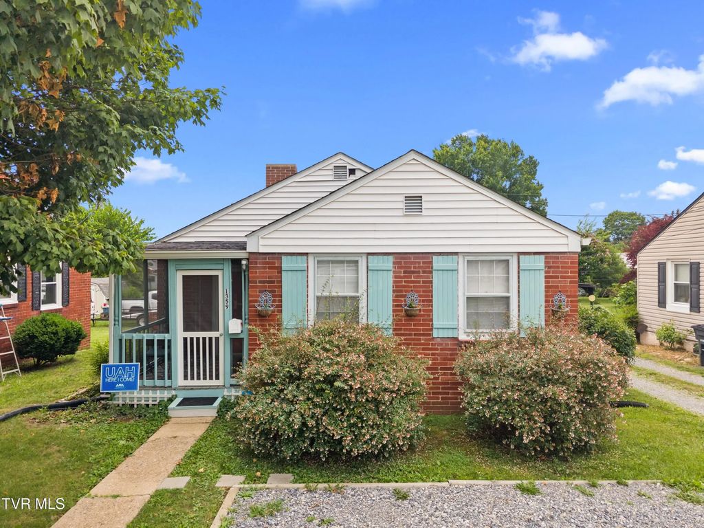 1359 East Center Street, Kingsport