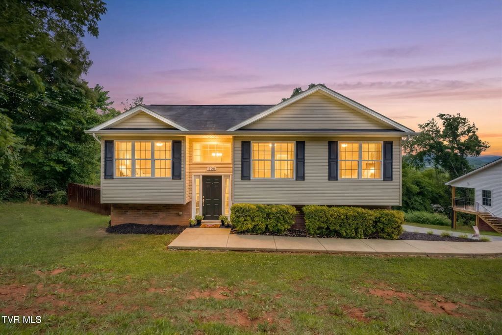 220 Old Siam Road, Elizabethton