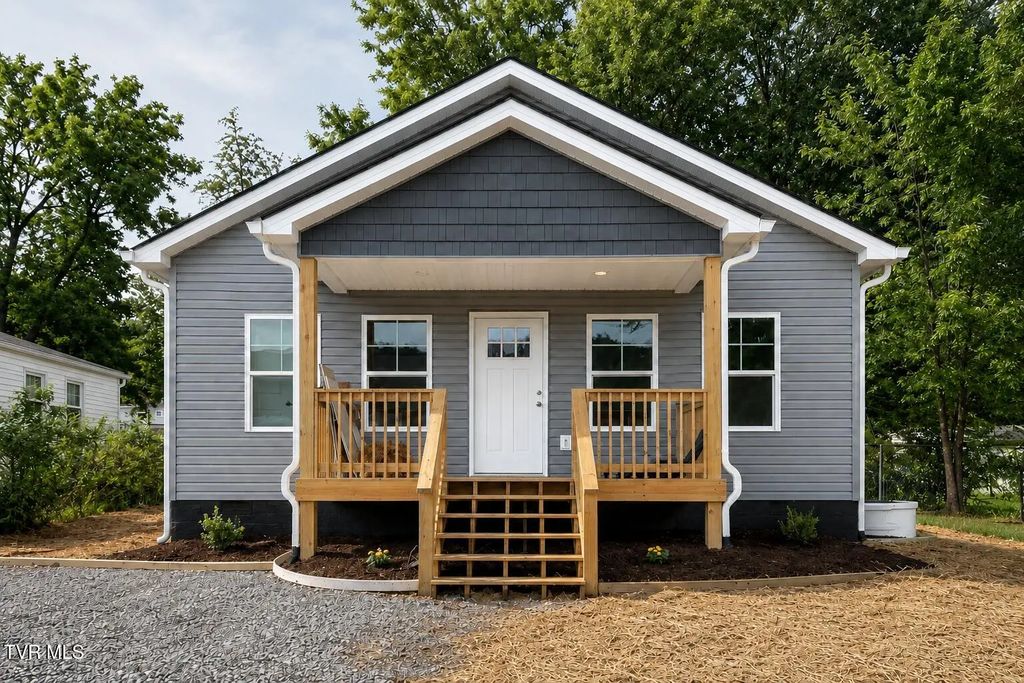 312 Dyer Street, Johnson City