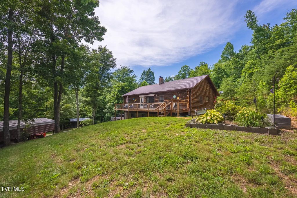 2733 Rackum Road, Thorn Hill