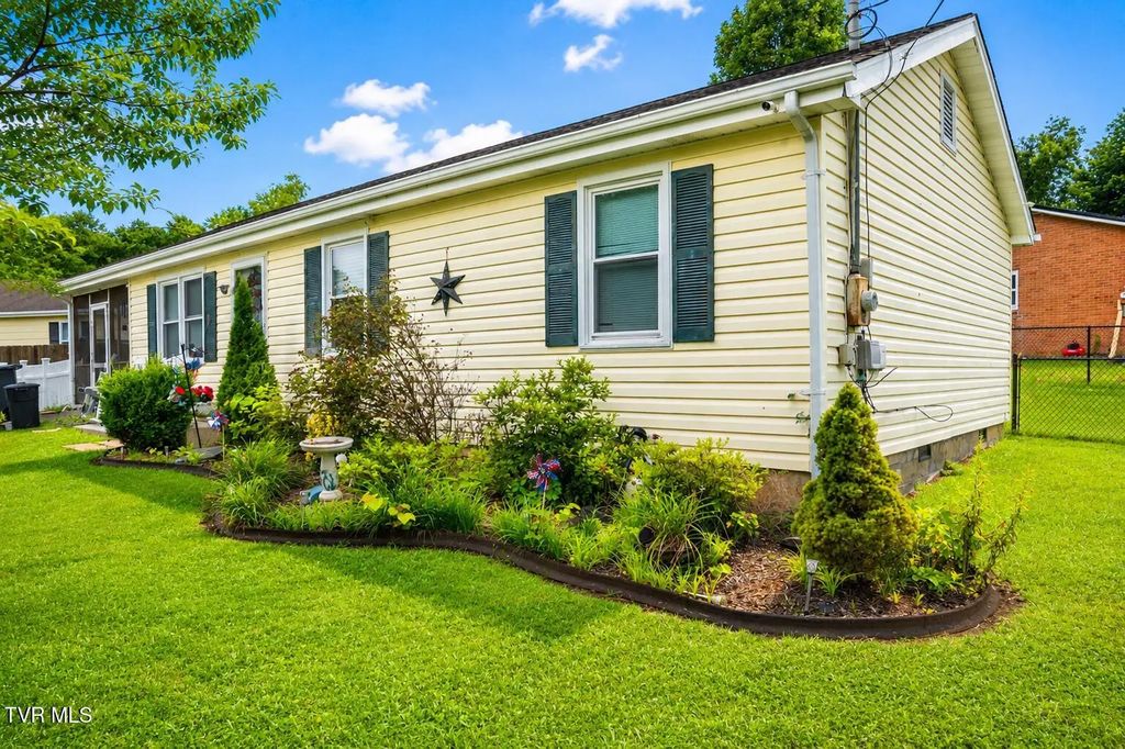 102 Mountain View Circle, Johnson City