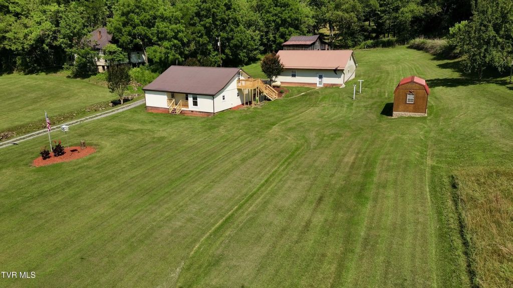 2575 Mendota Road, Mendota