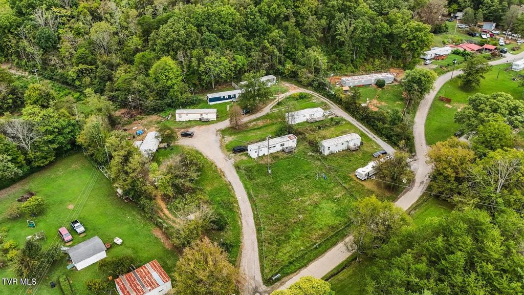 1418 Mae Collins Road, Morristown