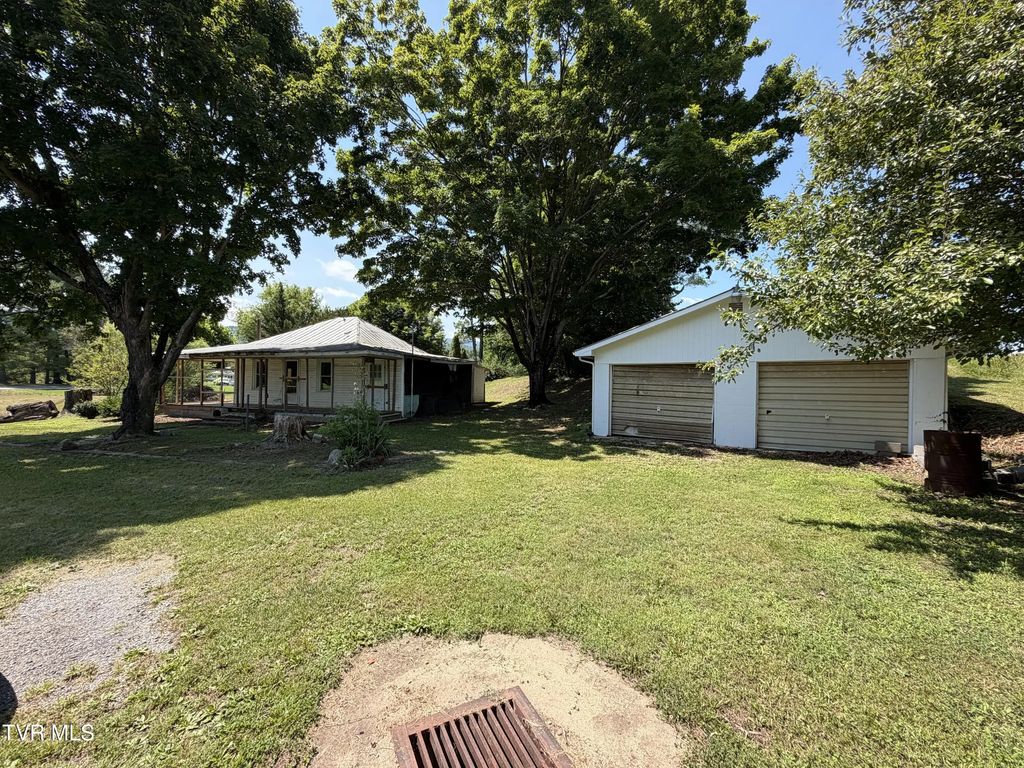 110 Fishpond Road, Chuckey