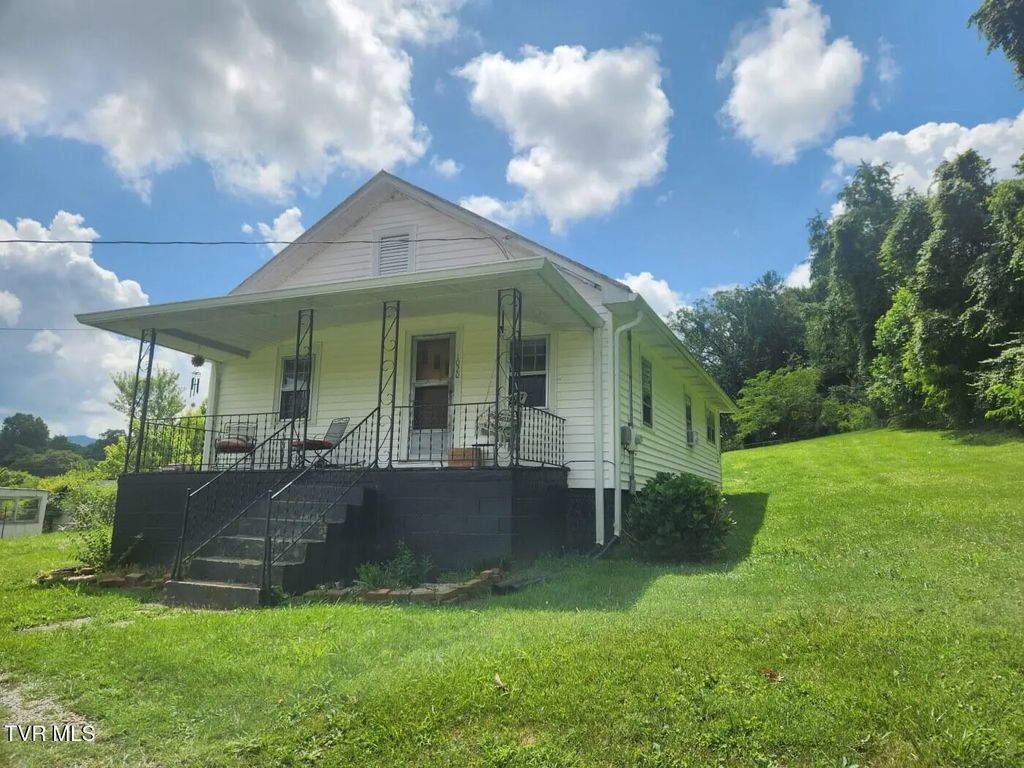 1020 Charity Hill Road, Elizabethton