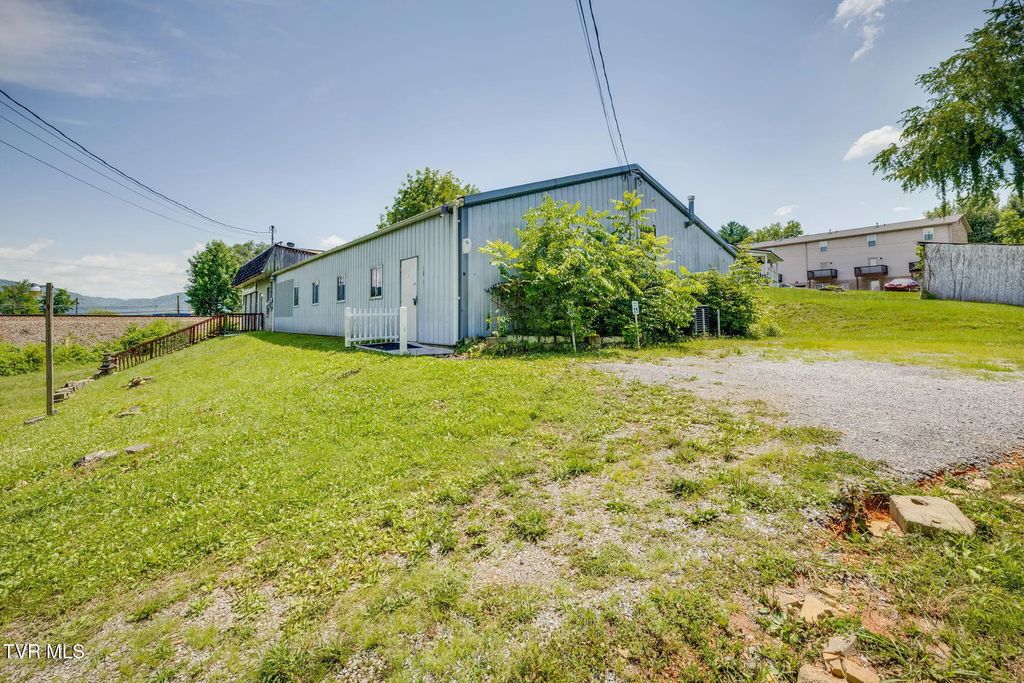 750 Old Stage Road, Church Hill