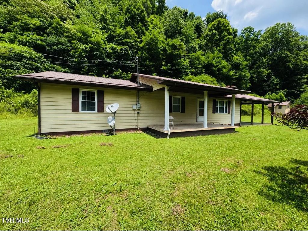 1494 Stable Drive, Grundy