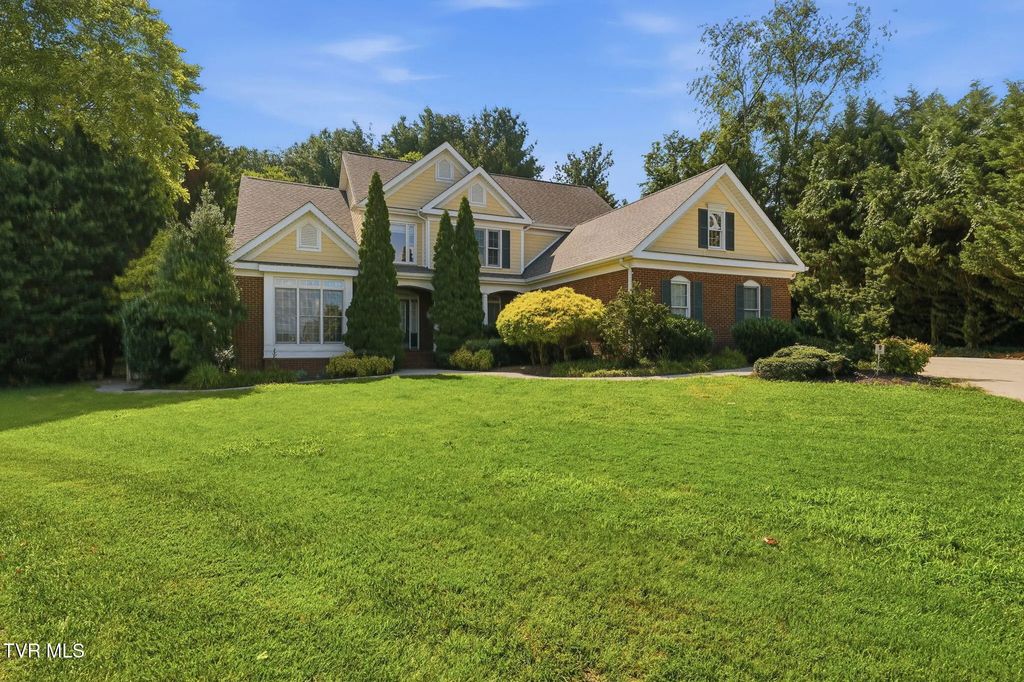 8 Fox Run Lane, Johnson City
