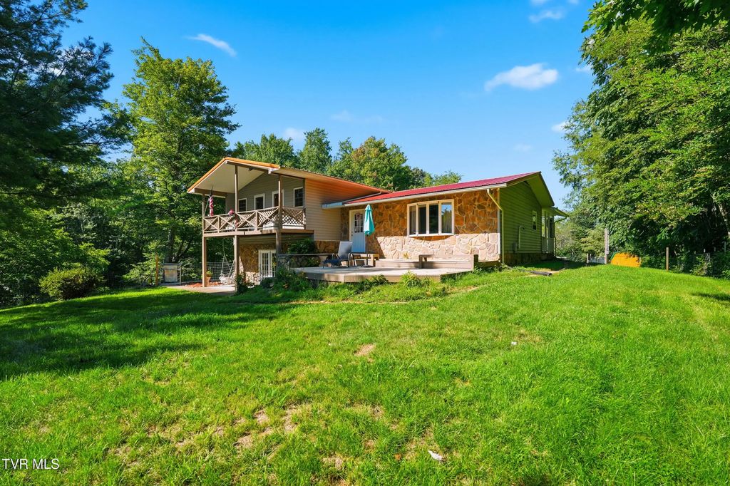 206 Woodlawn Drive, Jonesville
