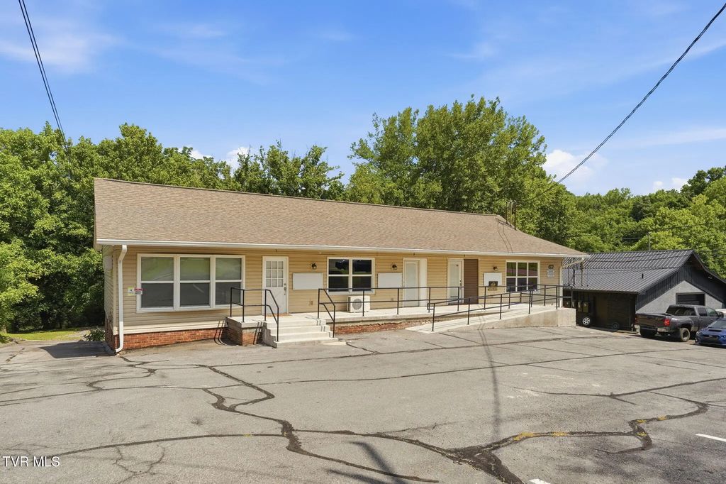 105 Brookfield Drive, Kingsport