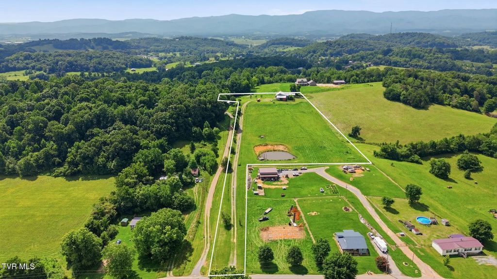6892 Old Stage Road, Chuckey
