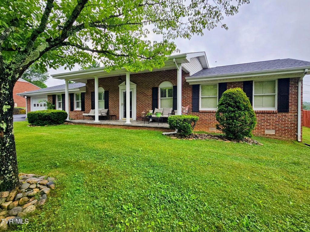 94 Ridge Road, Lebanon