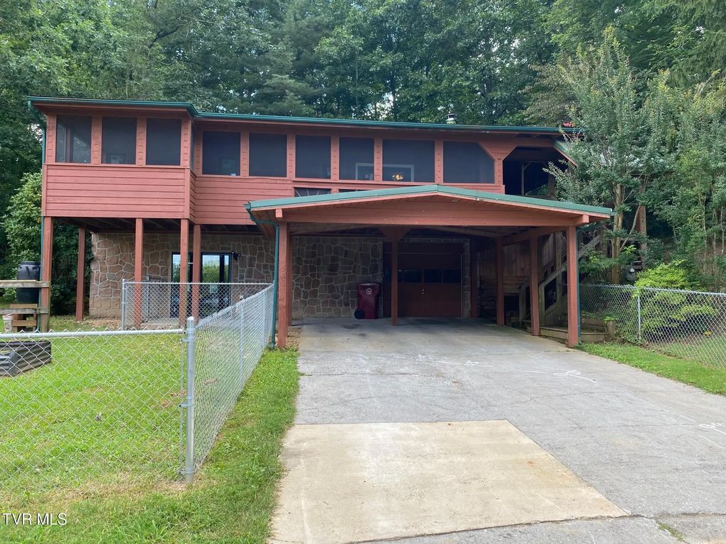 1970 Michael Drive, Johnson City
