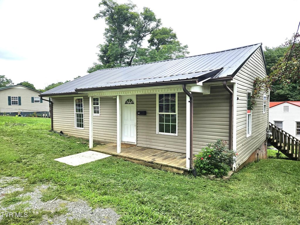 300 East Watterson East Street, Rogersville