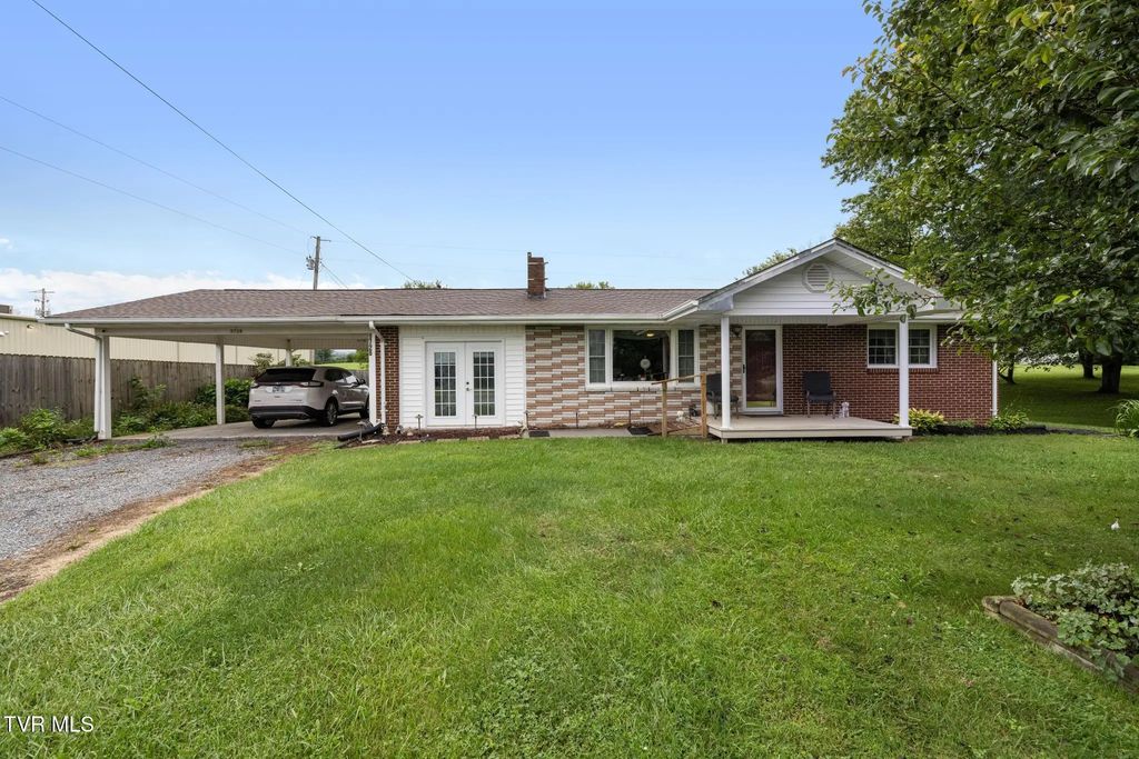 9728 North Highway 421, Shady Valley