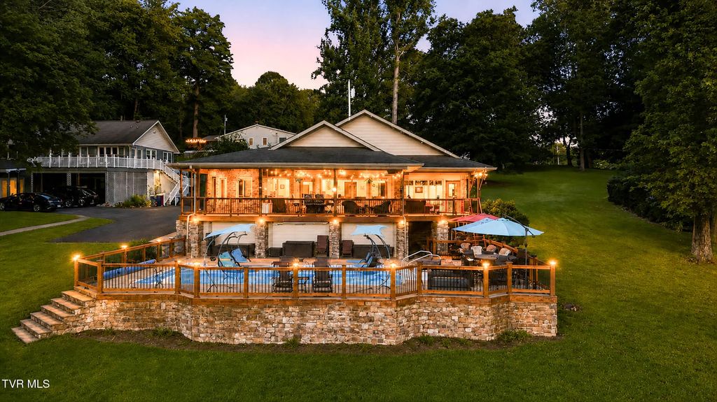 788 Lake Point Drive, Piney Flats